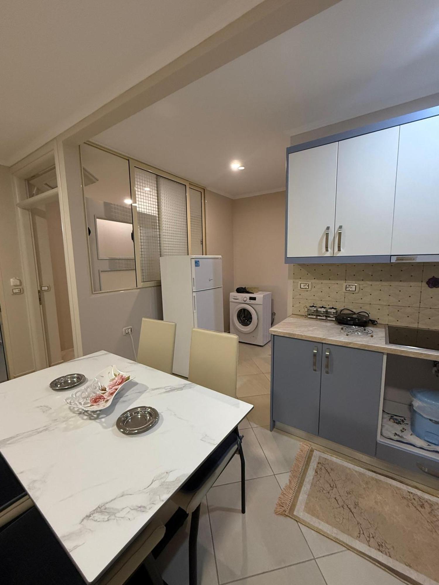 Eleana'S Apartament Sarandë Exterior foto